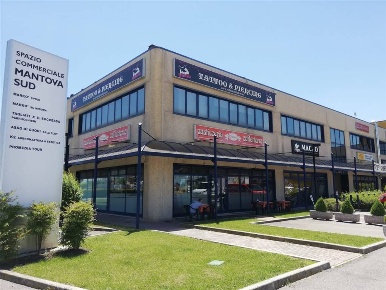 Foto Ufficio a Bagnolo San Vito di 362 m² in vendita