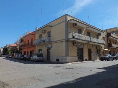 Foto Attività commerciale a Valenzano di 80 m² con 2 locali in vendita