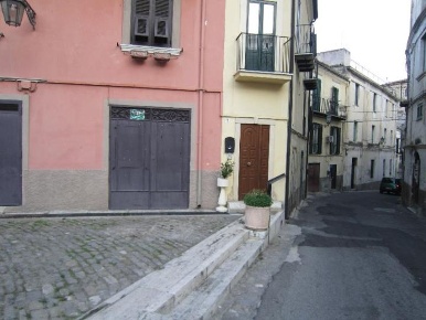 Foto Magazzino in PIAZZA DEL POPOLO, Corigliano-Rossano Rossano di 40 m²