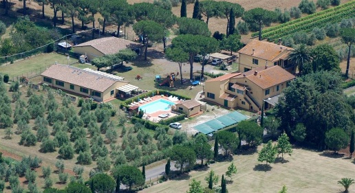 Foto Agriturismo in Via Metauro, Cecina di 900 m² con 40 locali in vendita