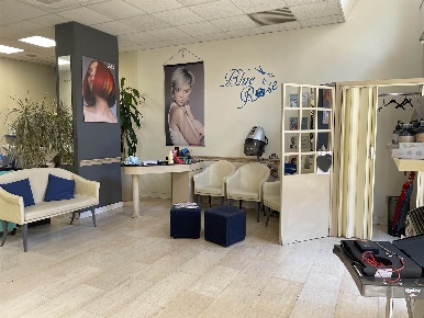 Foto Negozio a Mortara Centro di 82 m² con 2 locali in vendita