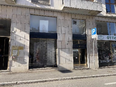 Foto Negozio a Mortara Centro di 82 m² con 2 locali in vendita