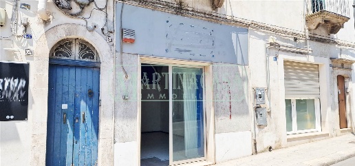 Foto Locale commerciale a Martina Franca di 60 m² con 3 locali in vendita