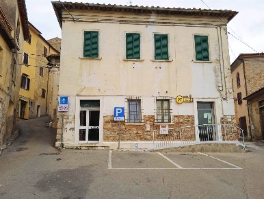 Foto Attività commerciale in Piazza Rimembranza, Santa Luce Centro di 75 m²