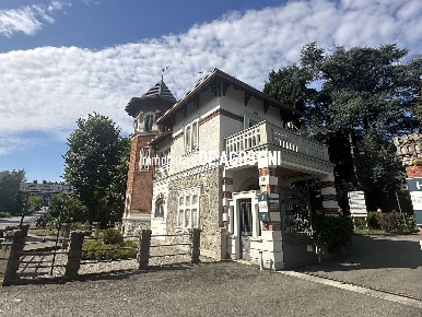 Foto Ufficio in Via Oleggio Castello  8, Arona Centro di 120 m² in affitto
