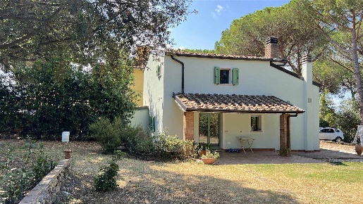 Foto Villa unifamiliare in Via Bolgherese Le Mandrie  269, Centro di 161 m²
