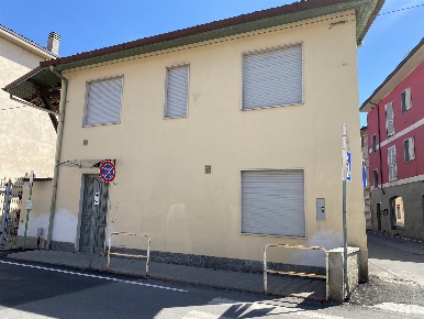 Foto Attività commerciale a Cologno al Serio Centro di 85 m² con 3 locali