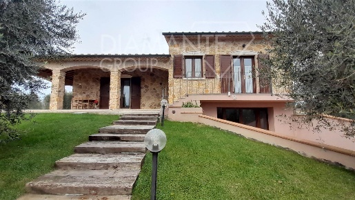 Foto Cessione attività a Manciano Centro di 410 m² con 17 locali in vendita
