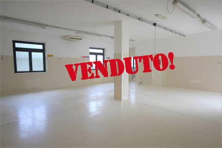 Foto Laboratorio a Alba Centro di 250 m² con 8 locali in vendita