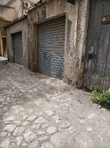Foto Magazzino in Via Traversa Elena, Caltanissetta Centro di 102 m²