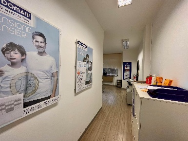 Foto Ufficio a Follonica Centro di 70 m² con 4 locali in affitto
