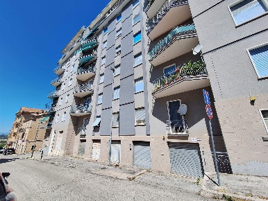 Foto Magazzino a Macerata Centro di 115 m² con 2 locali in vendita