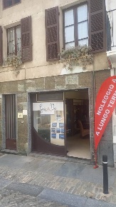 Foto Negozio in piazza claretta, Giaveno Centro di 40 m² con 1 locali