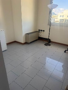 Foto Ufficio a Prato Zarini - Valentini di 12 m² con 1 locali in affitto