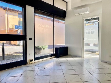 Foto Negozio a Nuvolento di 75 m² con 2 locali in affitto