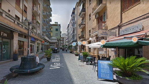 Foto Locale commerciale a Cosenza Centro di 63 m² in affitto