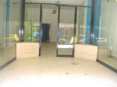 Foto Locale commerciale in VIA CORSICA 32, Canosa di Puglia Centro di 80 m²