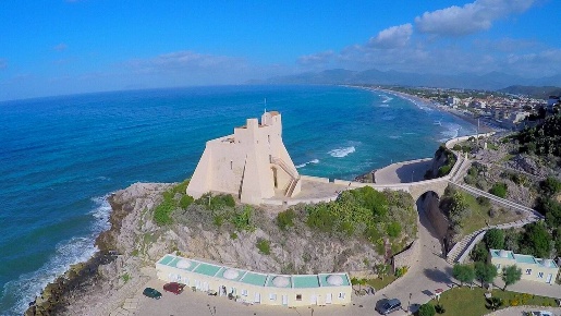 Foto Magazzino a Sperlonga Centro di 35 m² con 1 locali in vendita