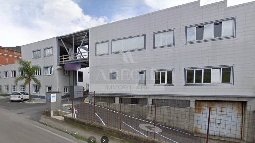 Foto Ufficio a Salerno Fratte - Matierno di 800 m² con 11 locali in affitto