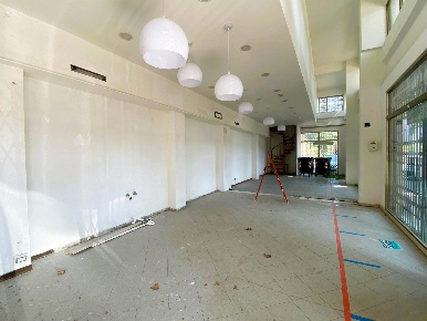 Foto Negozio a Pistoia Capostrada di 211 m² in affitto