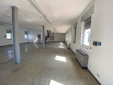 Foto Ufficio a Pisa Pratale di 300 m² in affitto