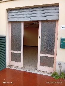 Foto Magazzino a Pistoia Centro Storico di 100 m² con 2 locali in affitto