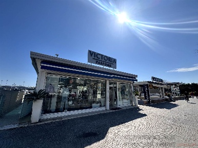 Foto Negozio a Chioggia Sottomarina di 40 m² con 1 locali in vendita