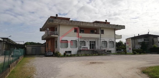 Foto Negozio a Nogara Alberoni di 710 m² in affitto