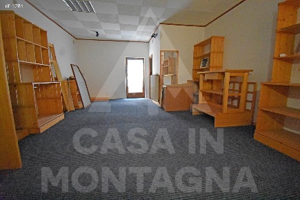 Foto Negozio a San Giovanni di Fassa di 95 m² con 2 locali in vendita