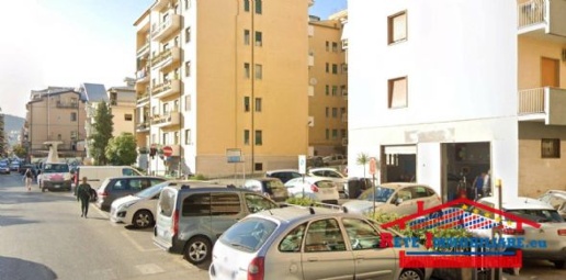 Foto Negozio in Cosenza  Via xxiv Maggio\\Medaglie D'oro, Cosenza Centro