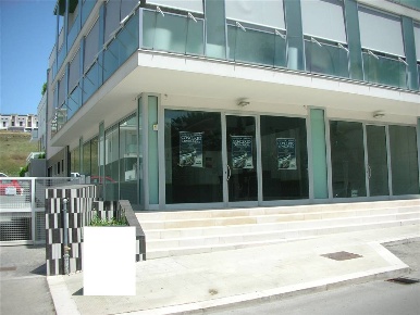Foto Attività commerciale in VIA CORSICA  99, Canosa di Puglia Centro