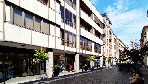 Foto Ufficio in Corso Italia, Saronno di 148 m² con 4 locali in vendita