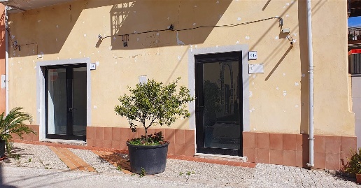 Foto Attività commerciale in Corso Umberto, Tortolì Centro di 65 m²