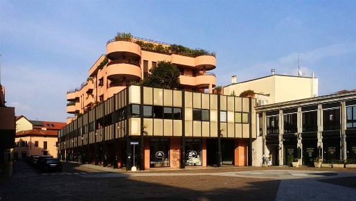 Foto Negozio in vicolo del Caldo  6, Saronno di 60 m² con 1 locali