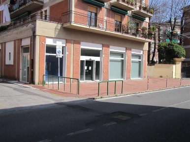 Foto Locale commerciale a La Spezia Montalbano - Valdurasca di 198 m²