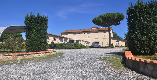 Foto Hotel a Rosignano Marittimo Vada di 900 m² con 40 locali in vendita