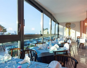 Foto Hotel a Cervia Milano Marittima di 3000 m² in vendita