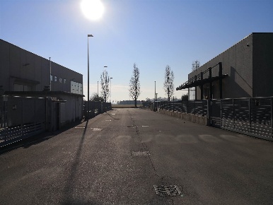 Foto Magazzino in Via Delle Gerre, Pognano di 2735 m² in vendita