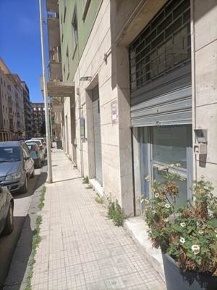 Foto Locale commerciale in Viale Trieste 69, Caltanissetta Centro di 40 m²