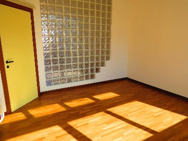 Foto Ufficio in Via Garibaldi, Rottofreno San Nicolò di 92 m² con 4 locali