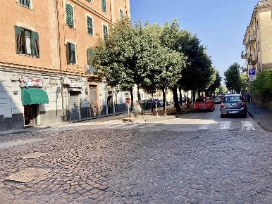 Foto Negozio a Cava de' Tirreni Centro di 300 m² con 4 locali in vendita