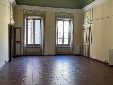 Foto Ufficio in Via Girardengo, Novi Ligure di 445 m² con 16 locali