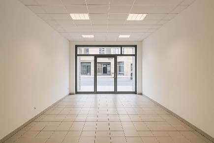 Foto Negozio in via baracca 42, Lecco Caleotto di 186 m² con 2 locali