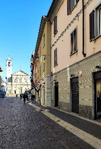 Foto Attività commerciale in corso Italia, Saronno di 80 m² con 2 locali