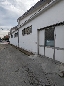Foto Attività commerciale a Modena Villaggio Giardino di 400 m² in vendita