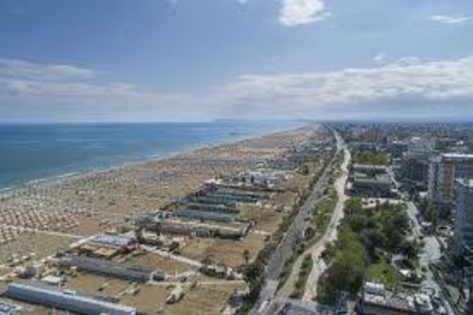 Foto Hotel a Rimini di 1150 m² con 32 locali in affitto