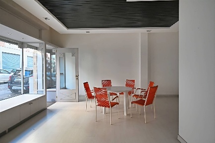 Foto Negozio in Via Giacomo Matteotti 56 - 58, Castellana Grotte Castellana
