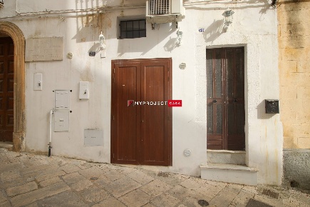 Foto Negozio in Via Mazzini, Martina Franca di 28 m² con 1 locali