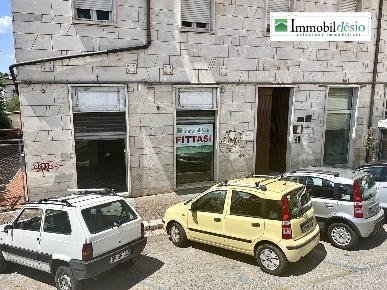 Foto Negozio a Potenza Centro di 130 m² con 2 locali in affitto