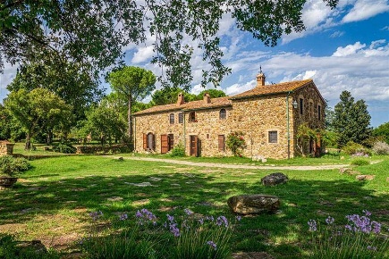 Foto Hotel a Monterotondo Marittimo di 500 m² con 14 locali in vendita